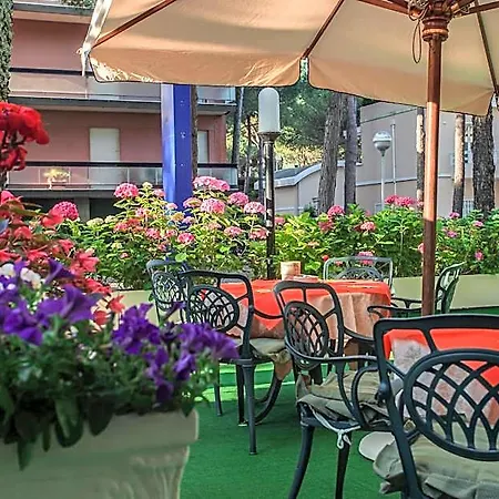 Nadir Hotel