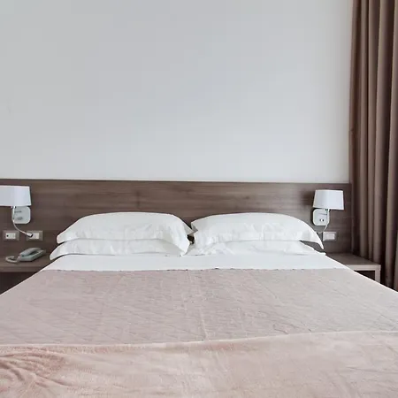 Ξενοδοχείο Nadir 3*