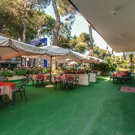 Hotel Nadir 3*